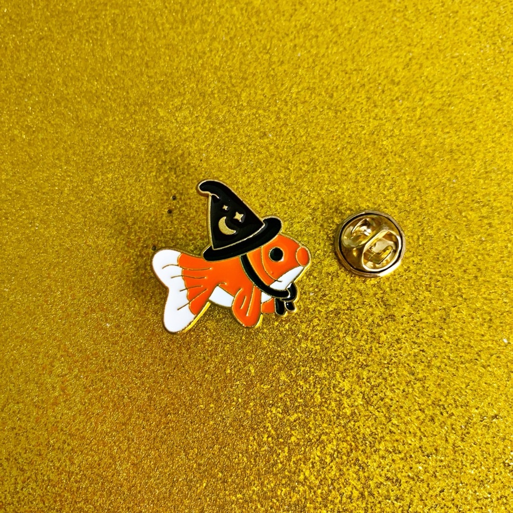 3/$15 New Adorable Harry Potter Wizard Goldfish Enamel Pin with  Sorcery Hat